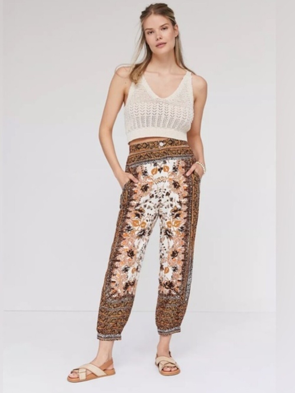 Anthropologie ✨️ Women's Cream and Brown Boho Floral Joggers Pants Size 2